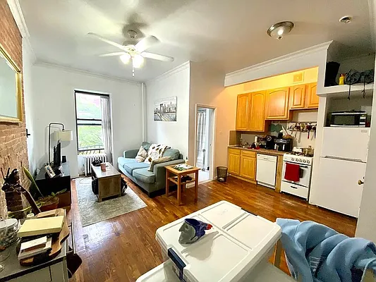 Rented by ESM Brokerage | media 6