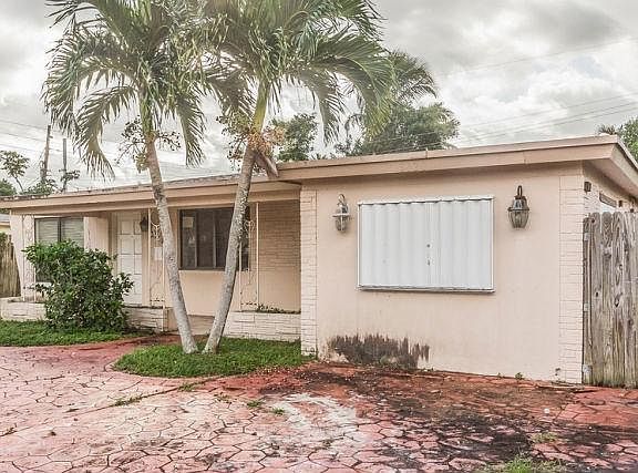 2nd image of 3120 SW 17th St
