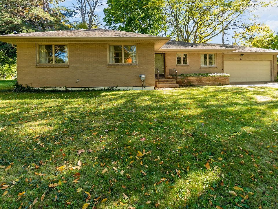 2nd image of 4504 Chatham Dr
