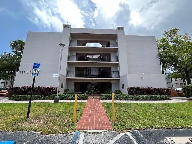 1st image of 8540 SW 133rd Avenue Rd APT 123