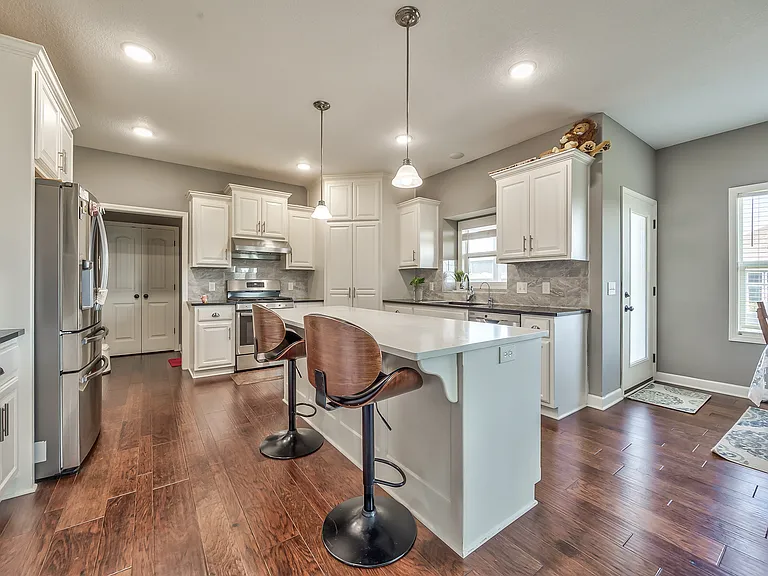 8135 NW 90th Ter — Photo 11