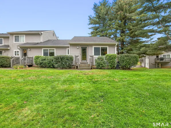26 Chelsea Lane #26, East Granby, CT 06026
