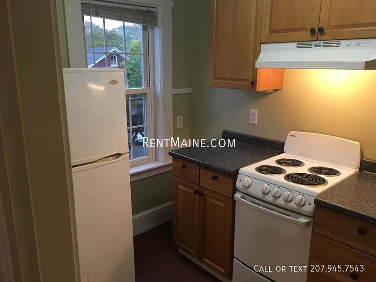 148 Essex St #8 — Photo 4