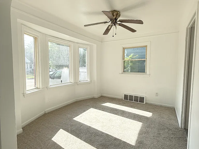 11715 Minock St — Photo 3