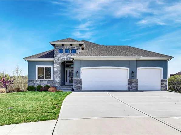 8003 W 166th Ter, Overland Park, KS 66085