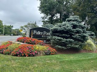 14 Meeting House Sq #109, Middleton, MA 01949