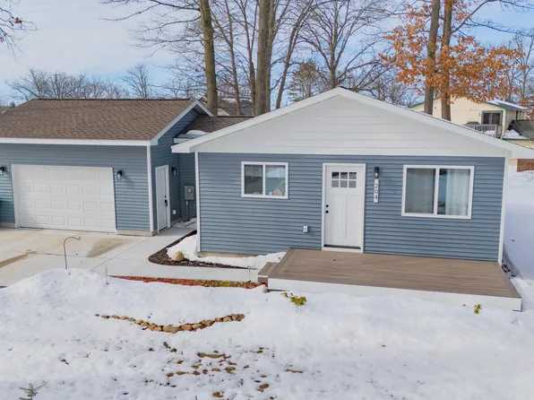 204 Arrowhead Dr, Prudenville, MI 48651