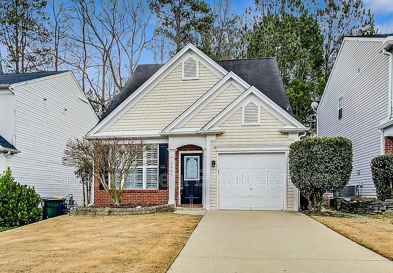 1645 Heyford Cir NW — Photo 2