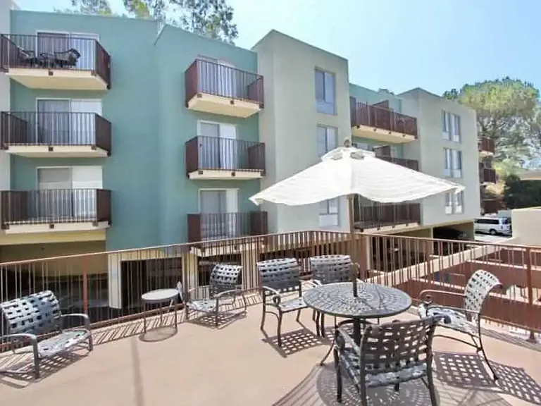 Azure Glendale — Photo 7