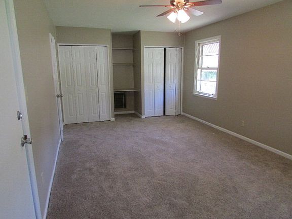 3rd image of 4386 Saxon Dr