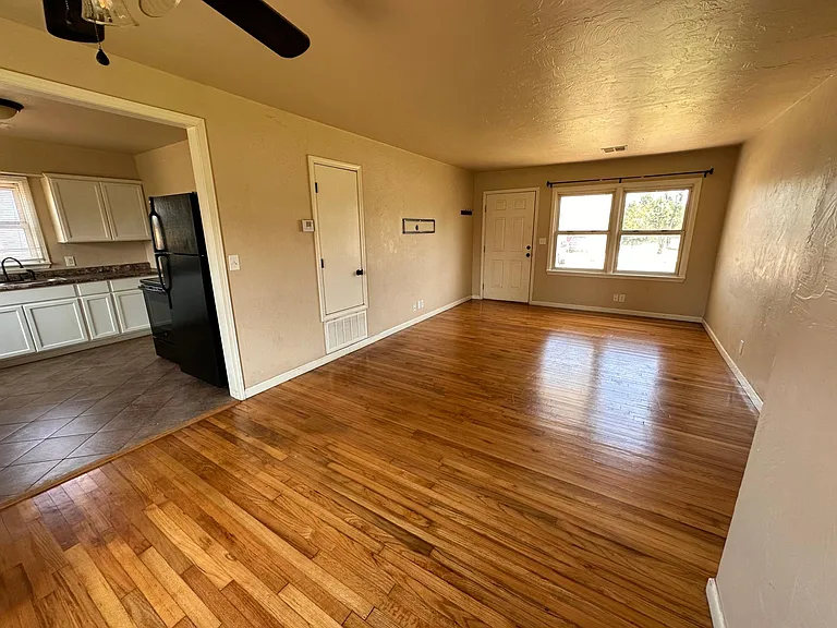 3122 N Beard Ave — Photo 4