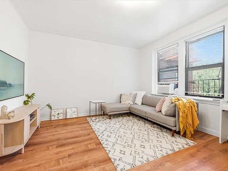 6264 Saunders St #3P — Photo 12