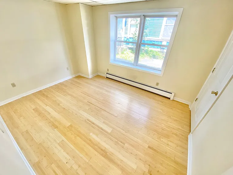 52 Grant St — Photo 5