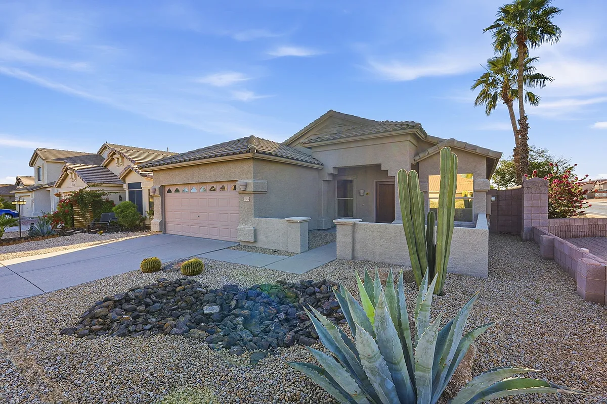 Building Photo - 16404 S 46th Way
