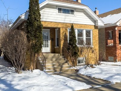 2434 W Berenice Ave, Chicago, IL, 60618
