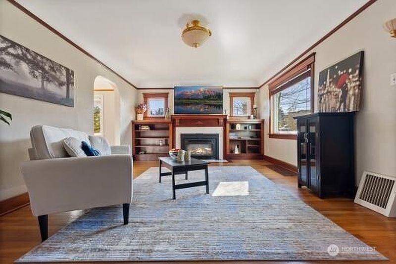 3rd image of 1600 27th Avenue