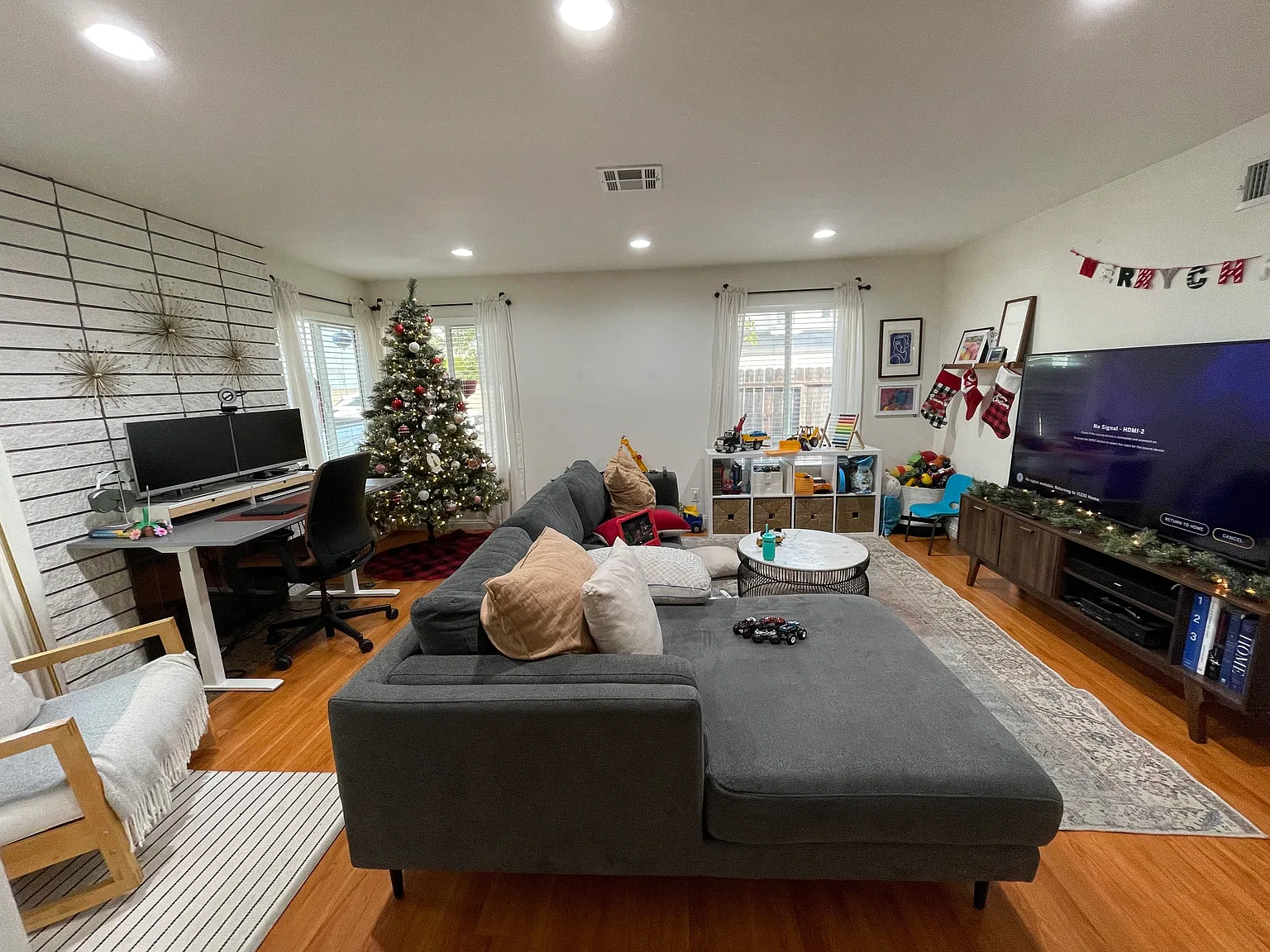 3 bed, 1331 sqft, $3,400 — Photo 2