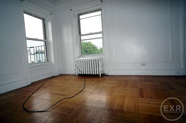 Rented by EXR | media 13