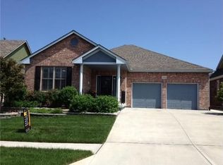 15975 S Sturgeon Dr, Olathe, KS 66062