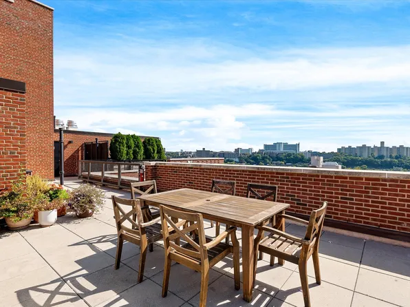 65 Park Terrace East image 16 of 33