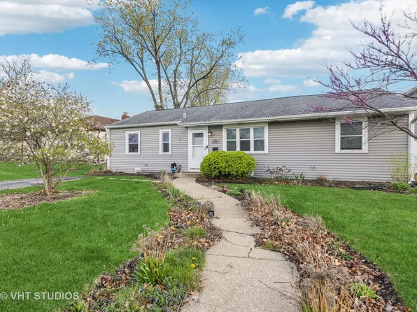 207 W Quincy St, Westmont, IL 60559