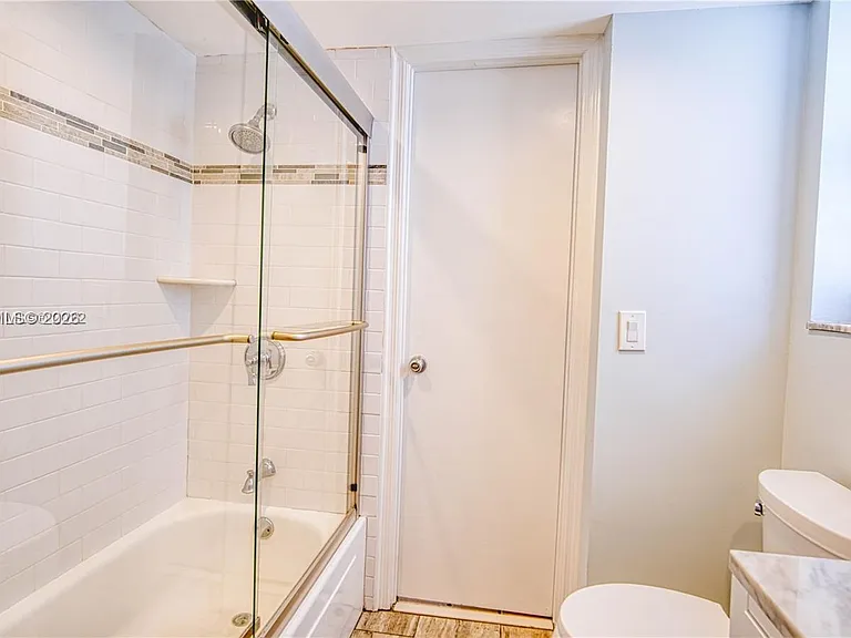2900 Banyan St #408 — Photo 16