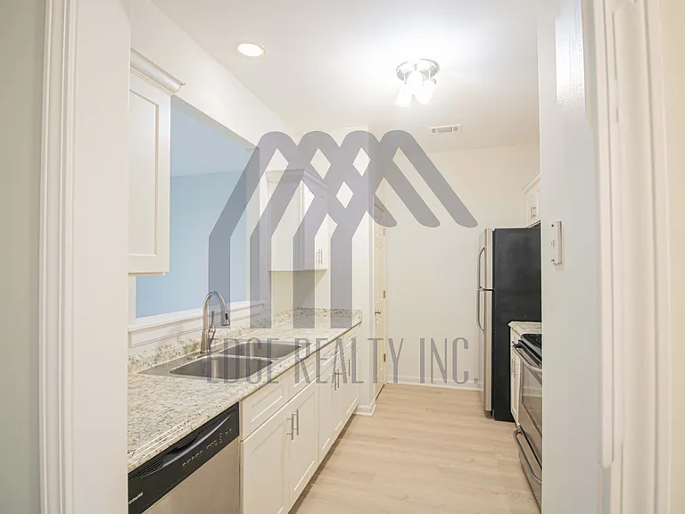 400 Tibet Ave — Photo 4