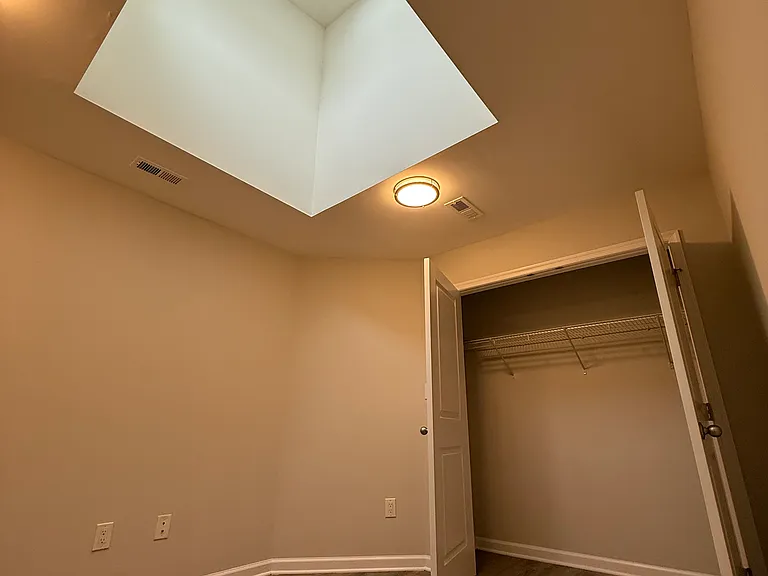 1921 Rosedale St NE #3 — Photo 13