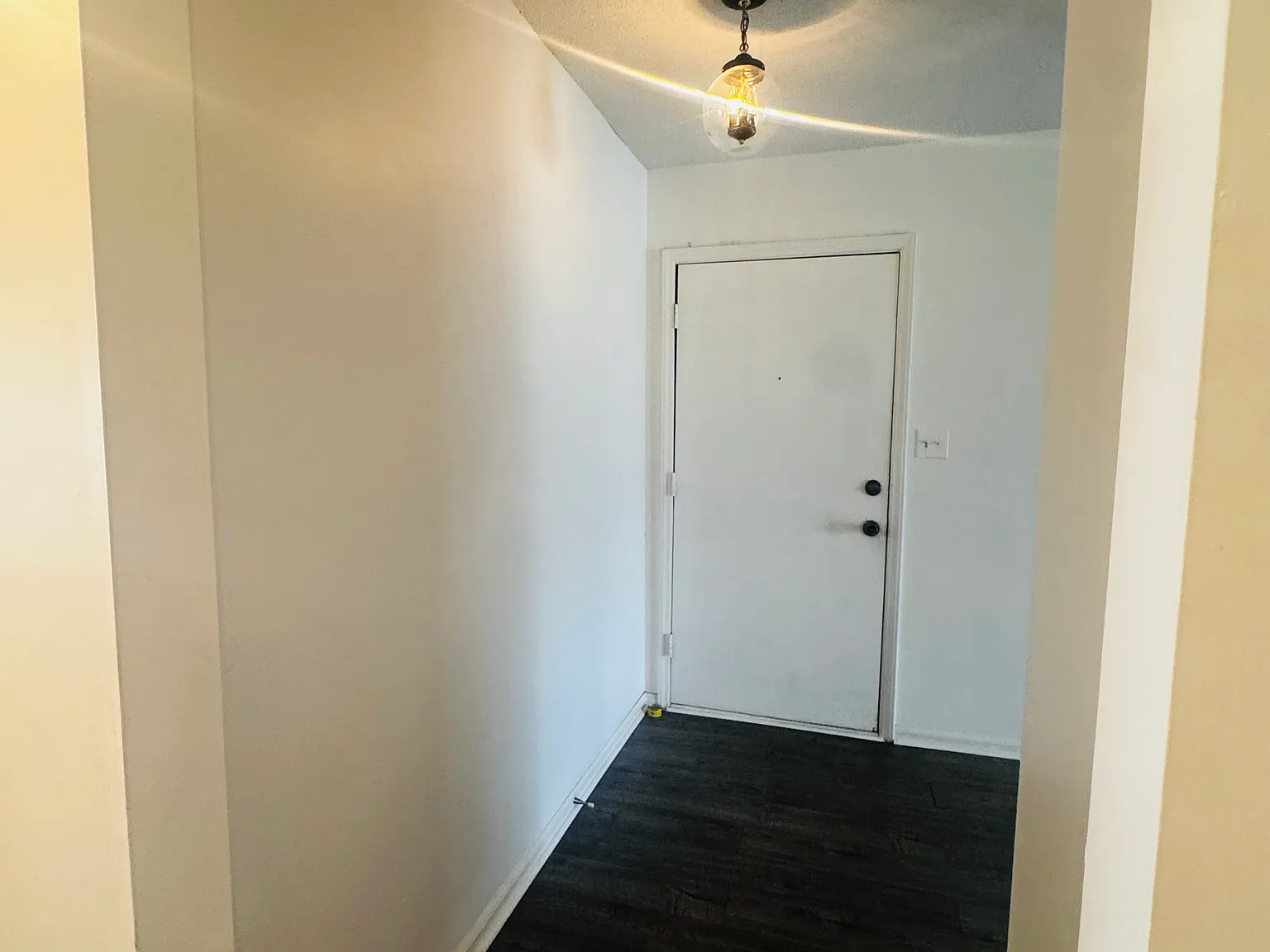2 bed, 1.5 bath, 1020 sqft, $1,295 — Photo 2