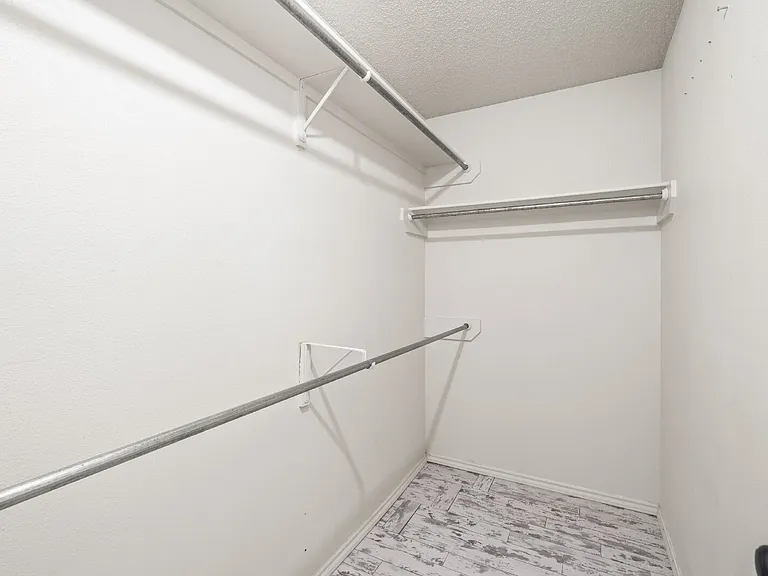 10702 Akron Ave — Photo 16