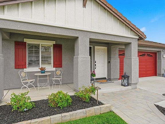 3rd image of 980 Manteca Dr