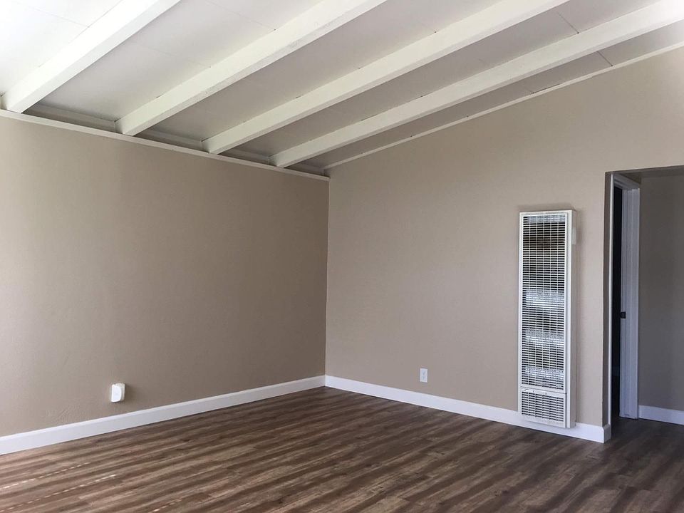 1st image of 282 Twinlake Dr