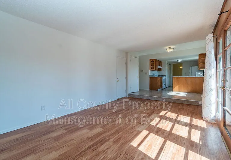 1530 Ithaca Dr — Photo 8