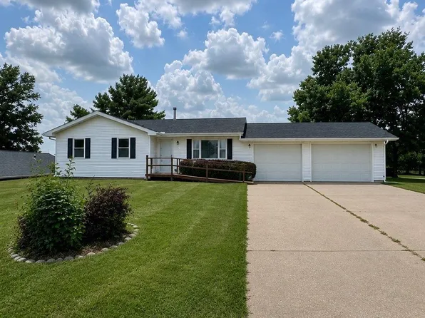 103 Valley West Dr, Mount Ayr, IA 50854
