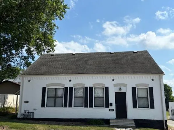 404-406 Flower St, Waterloo, IL 62298