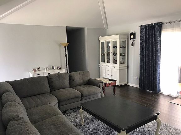 5th image of 404 Wellington Dr