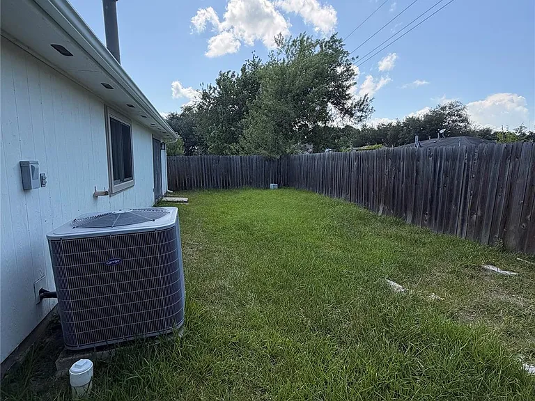 4817 Falcon Forest Dr — Photo 15