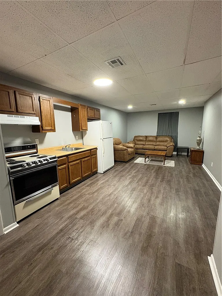 1 bed, 800 sqft, $850 — Photo 3