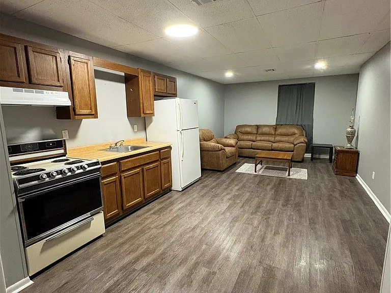 4200 Arnold Ave #8 — Photo 3