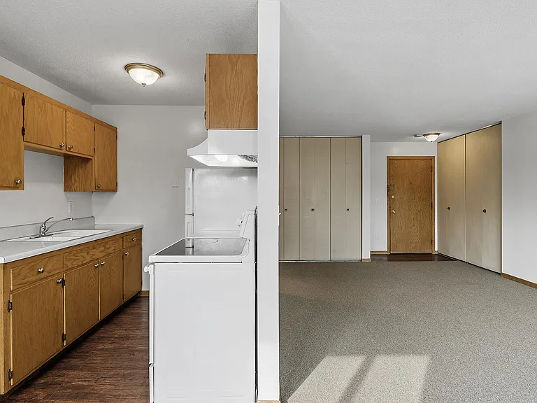 3541 13th Ave S #9 — Photo 9