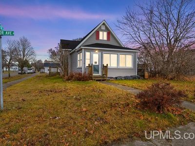 501 Superior Ave, Gladstone, MI, 49837