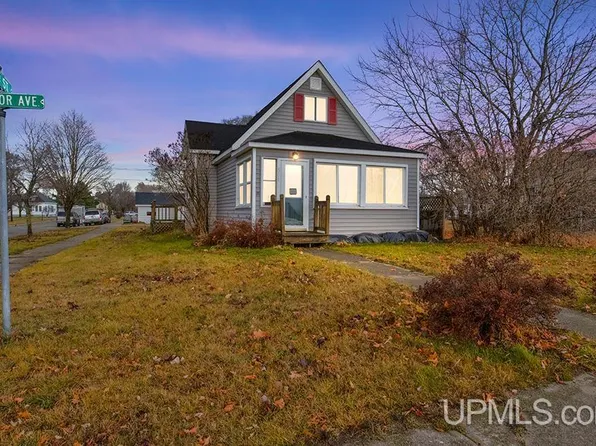 501 Superior Ave, Gladstone, MI 49837