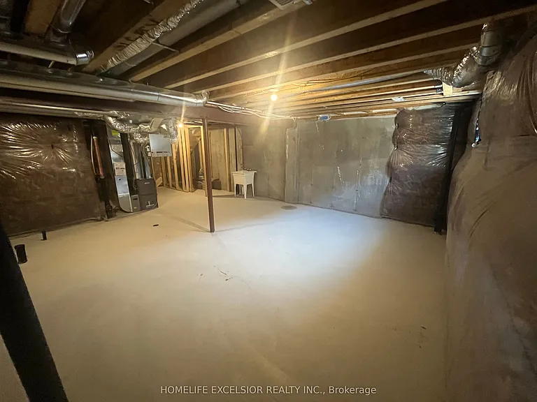 974 Crowsnest Holw — Photo 14
