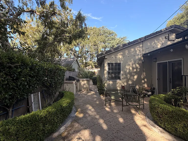 4650 Crown Ave — Photo 23