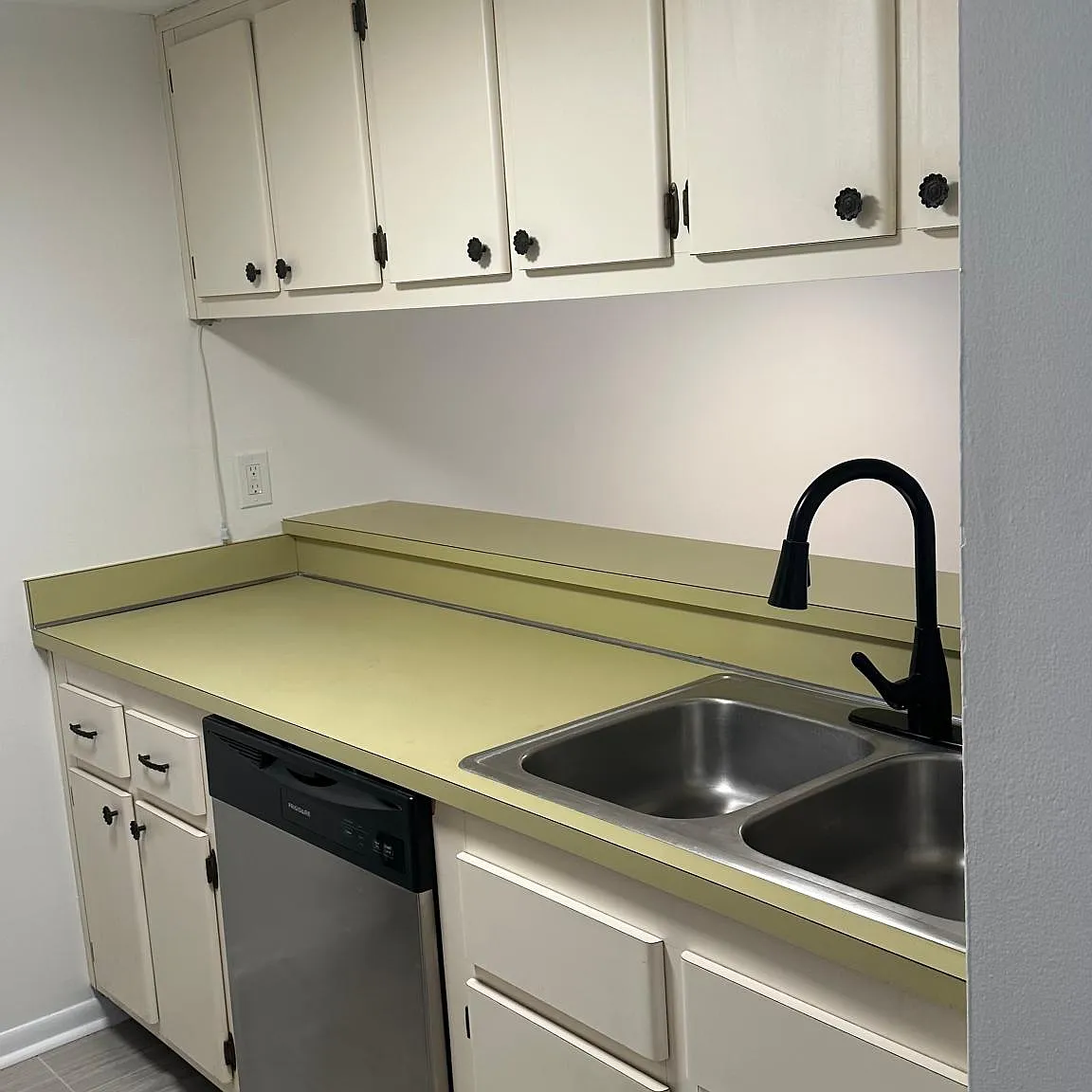 2 bed, 837 sqft, $1,700 — Photo 4