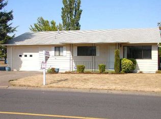 2129 W Hayes St, Woodburn, OR