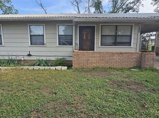 911 Calcutta St, Brady, TX 76825