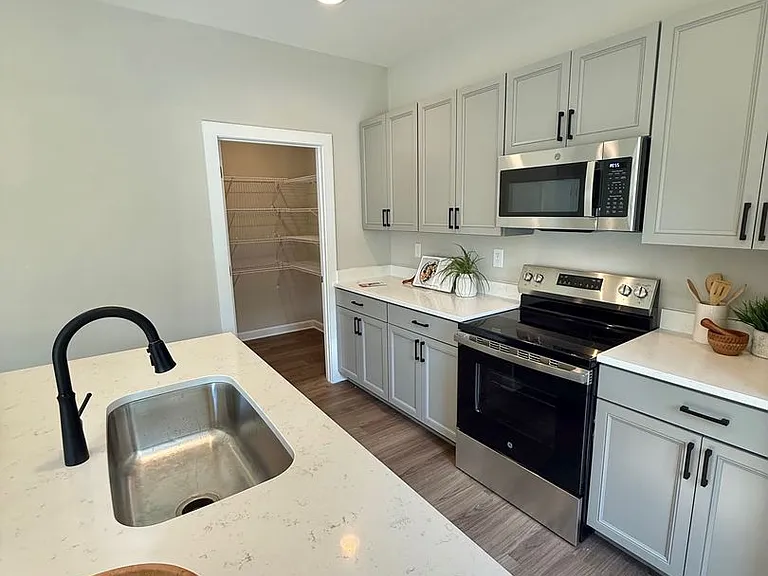 8041 Joy Crossing Ln — Photo 8