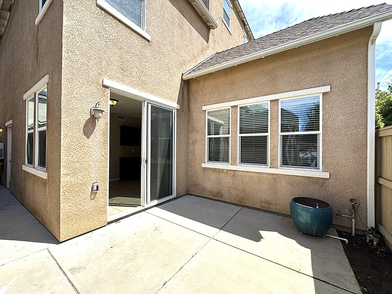 4060 Trenton Ave — Photo 18
