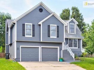 1517 SE 11th St, Lees Summit, MO 64081